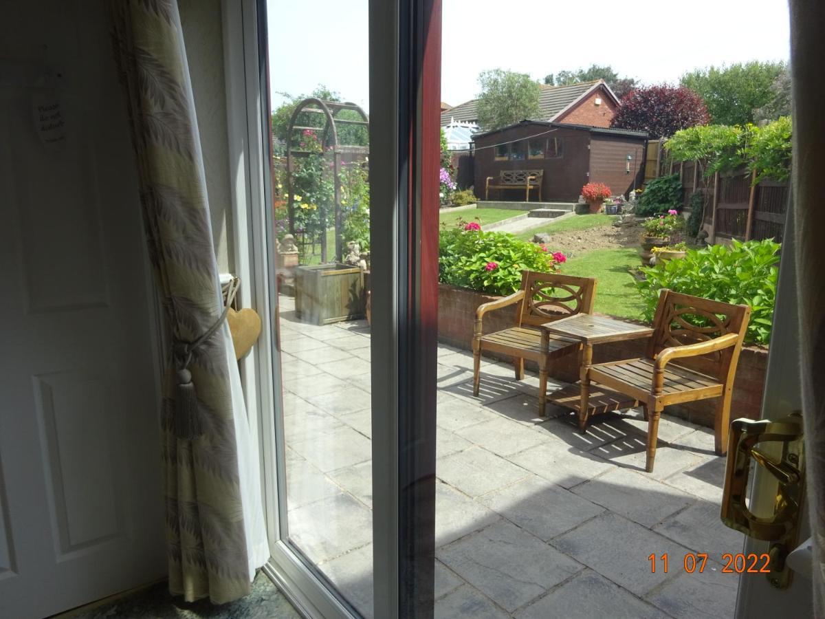 Sterling Bed & Breakfast Llandudno Buitenkant foto